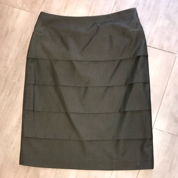 Grey Skirt Suit - Picture 7 of 8